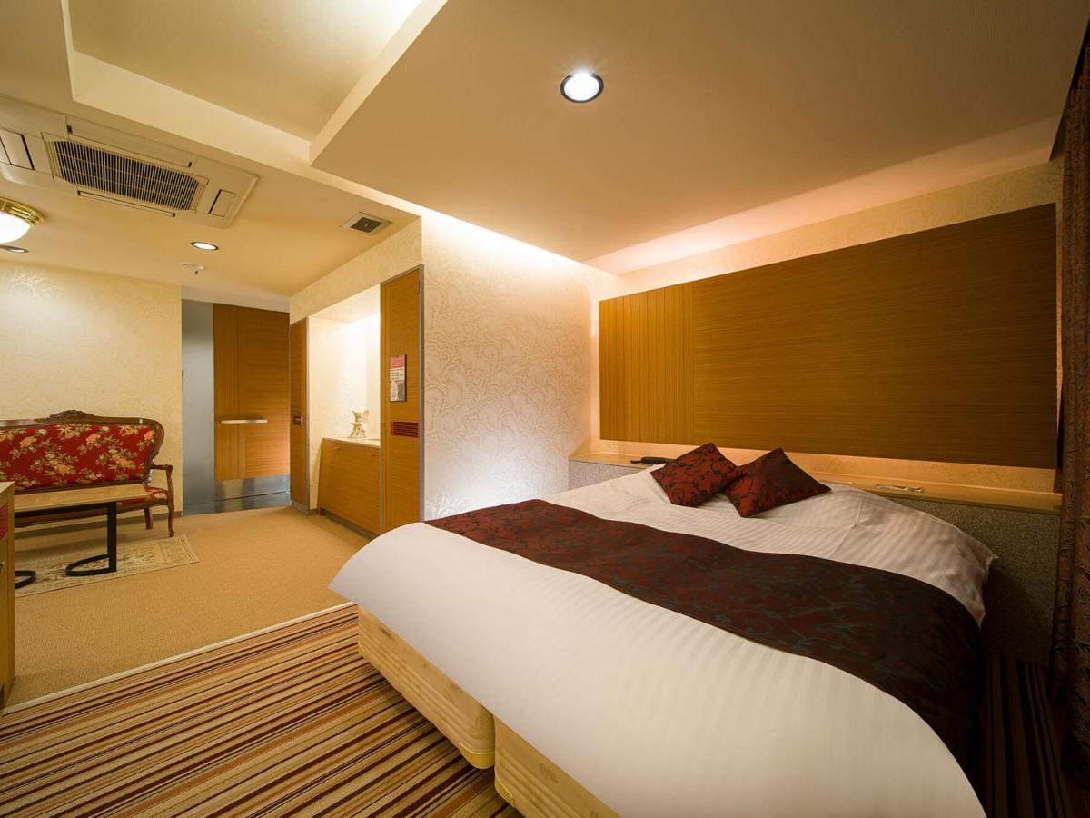 Hotel U'S Kouroen (Adults Only) Nishinomiya Bagian luar foto